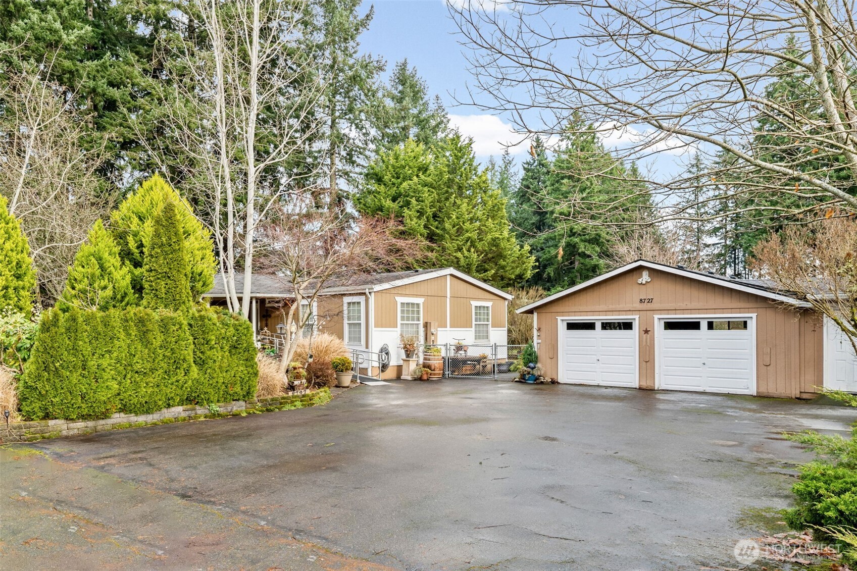 8727 Pacific Avenue SE, Olympia, WA 98513