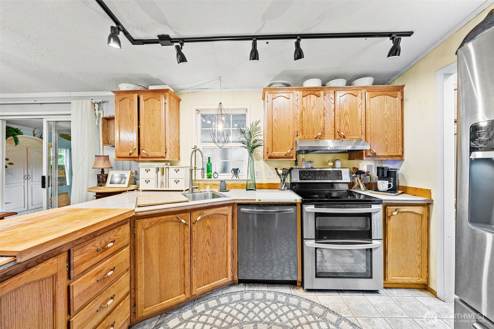 8727 Pacific Avenue SE, Olympia, WA 98513