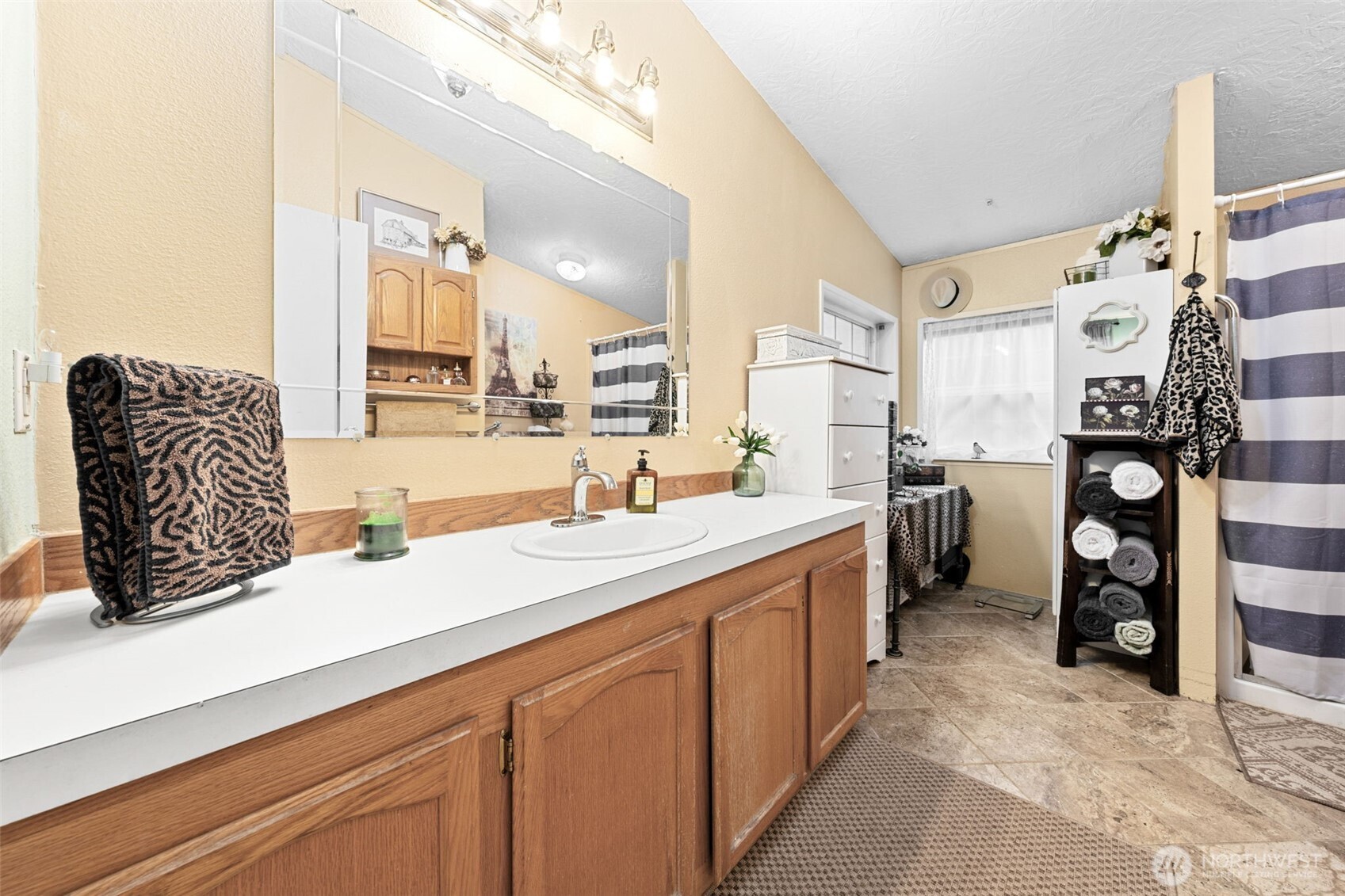 8727 Pacific Avenue SE, Olympia, WA 98513