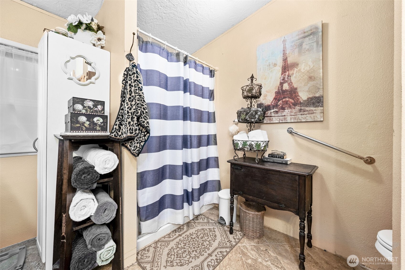 8727 Pacific Avenue SE, Olympia, WA 98513
