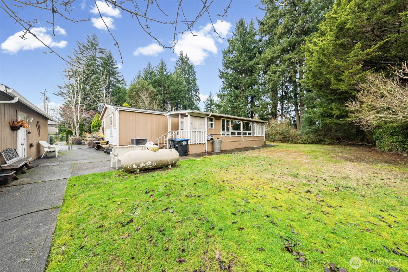 8727 Pacific Avenue SE, Olympia, WA 98513