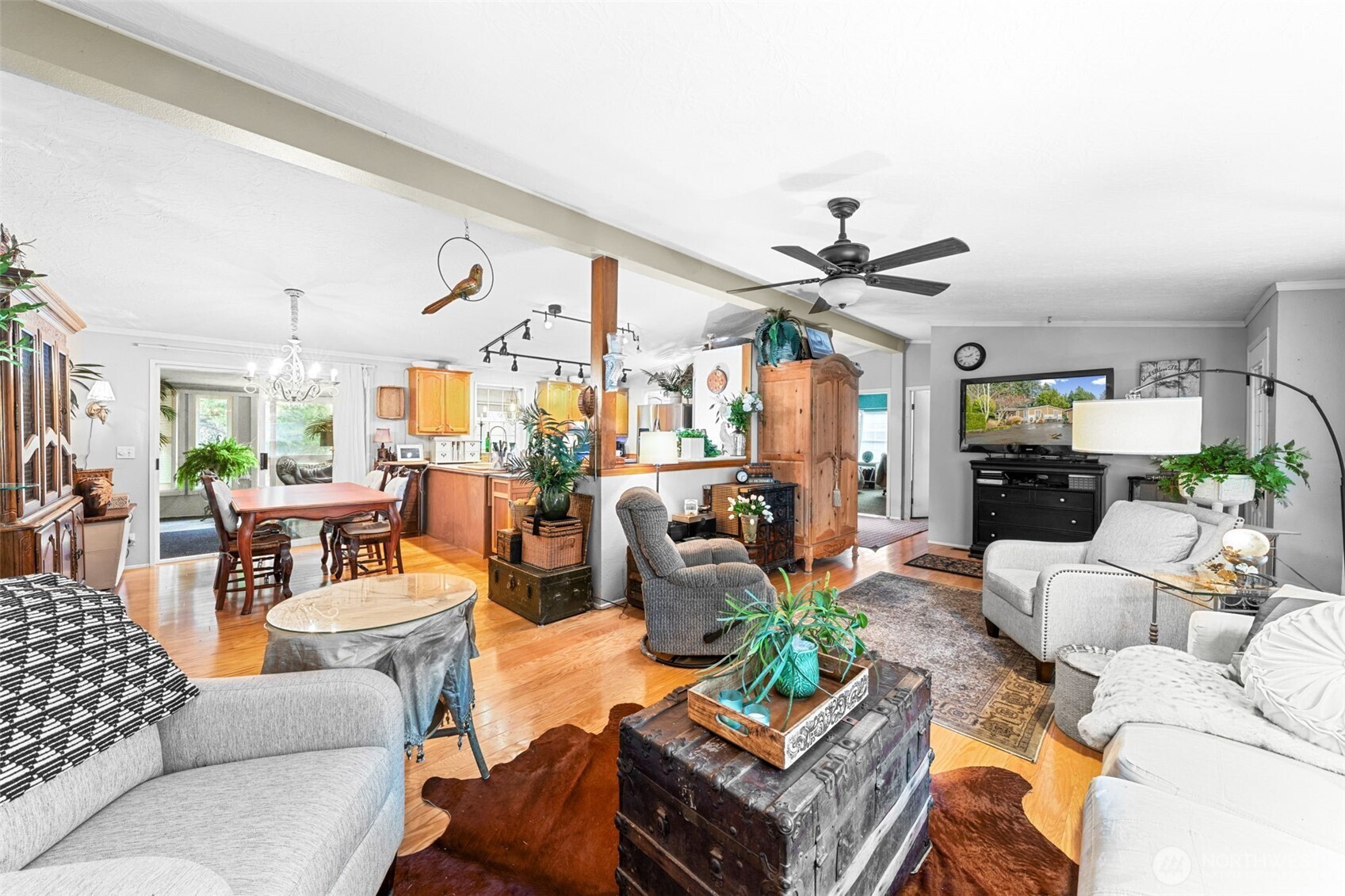 8727 Pacific Avenue SE, Olympia, WA 98513