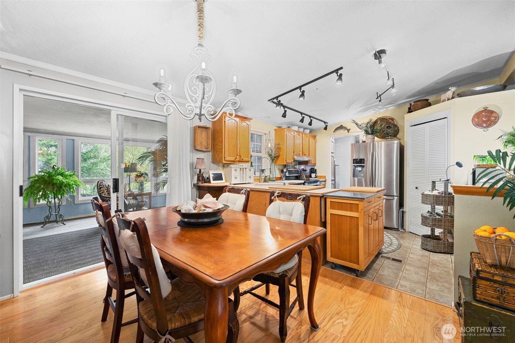 8727 Pacific Avenue SE, Olympia, WA 98513