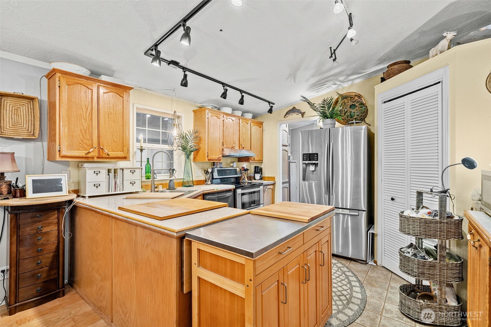 8727 Pacific Avenue SE, Olympia, WA 98513