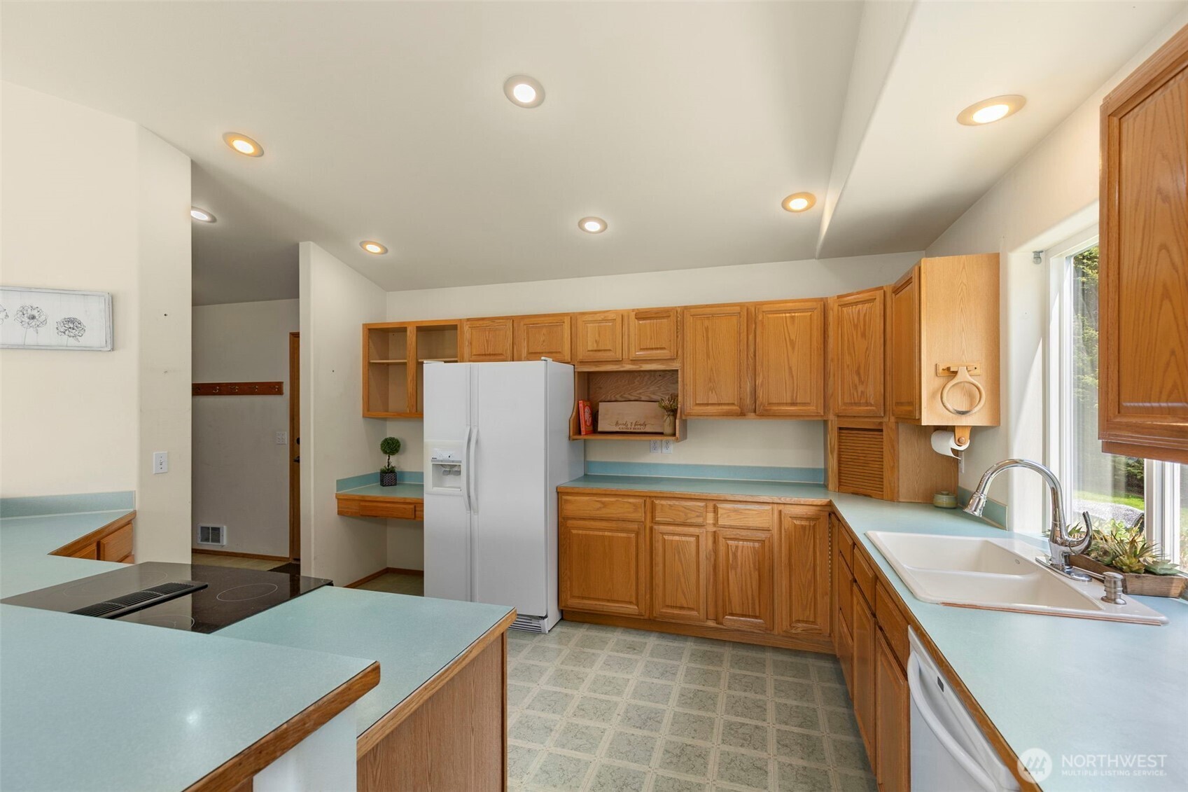 52 McComb Road , Sequim, WA 98382-8811