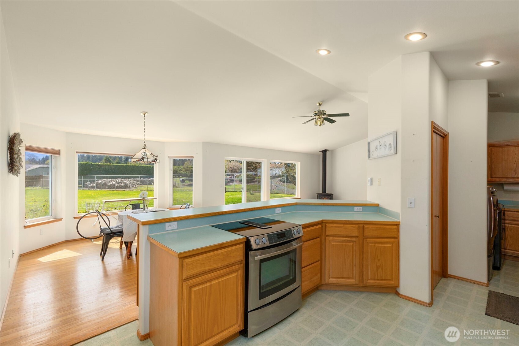 52 McComb Road , Sequim, WA 98382-8811