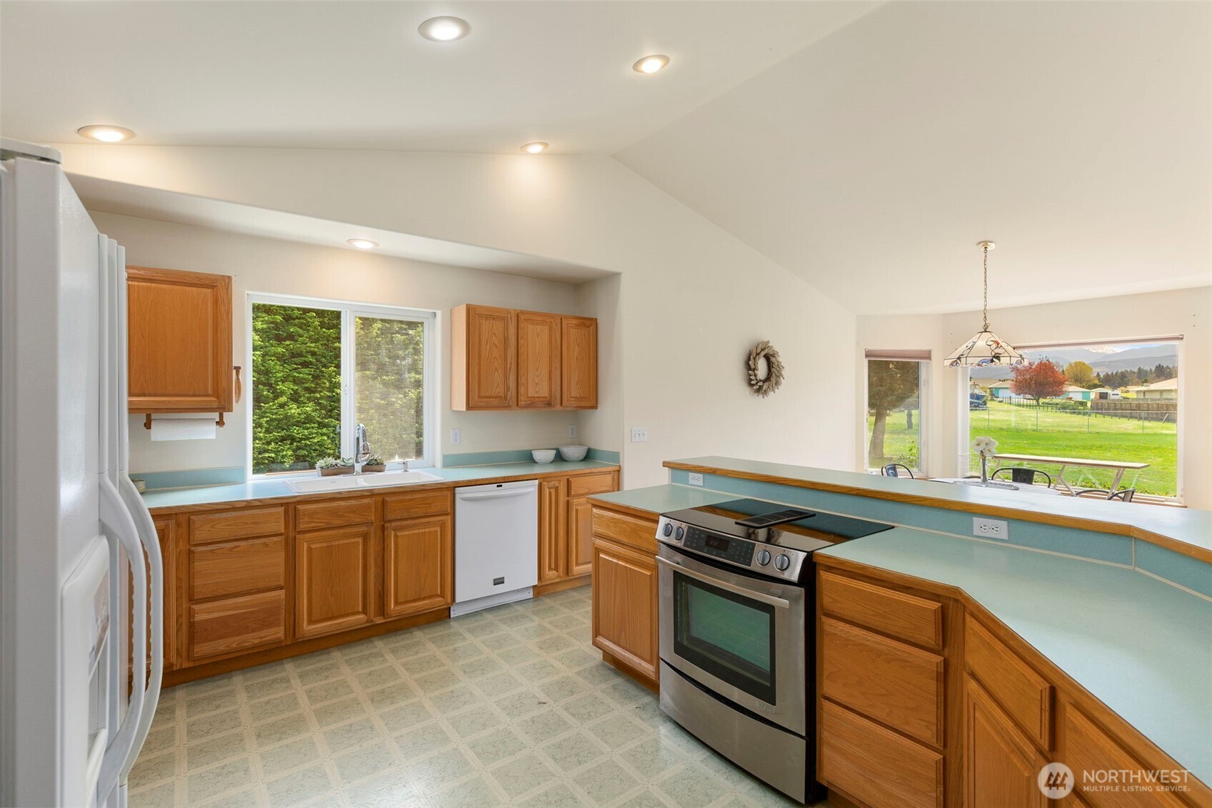 52 McComb Road , Sequim, WA 98382-8811