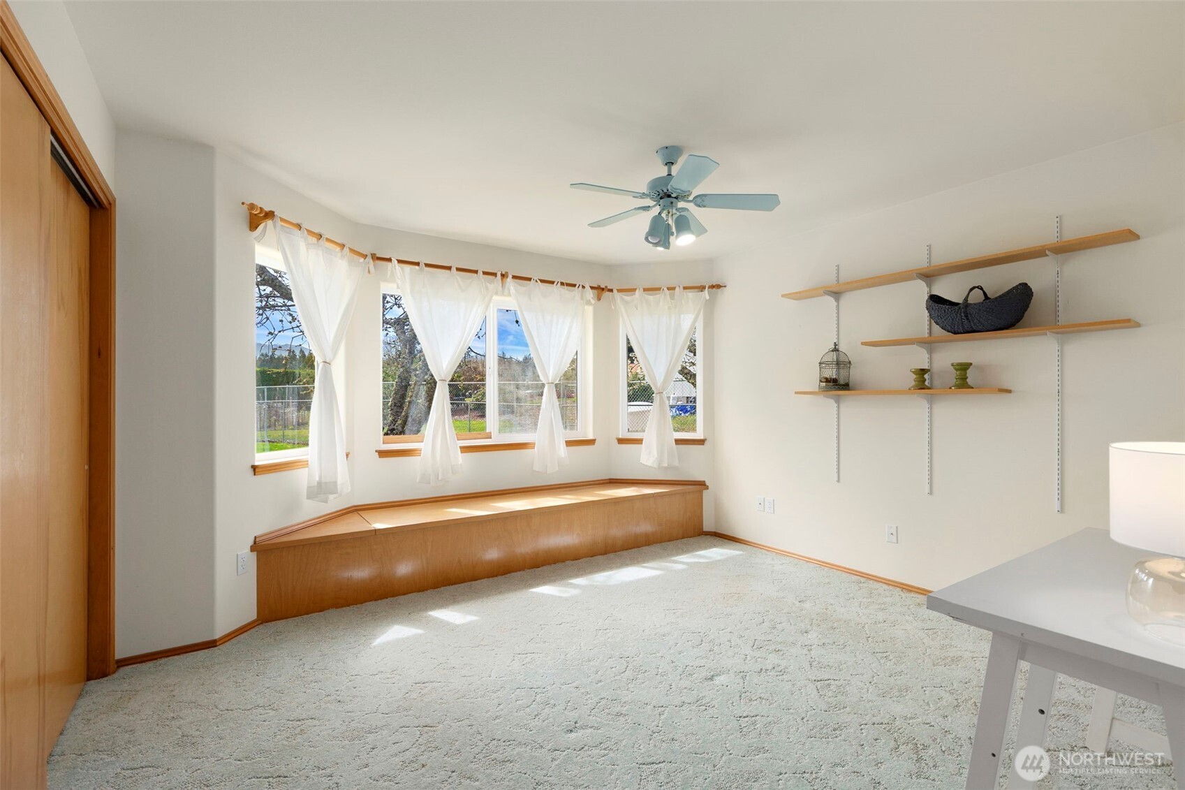 52 McComb Road , Sequim, WA 98382-8811