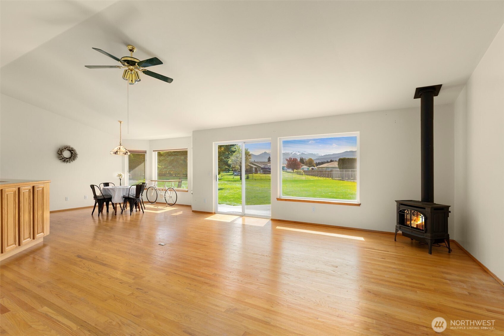 52 McComb Road , Sequim, WA 98382-8811