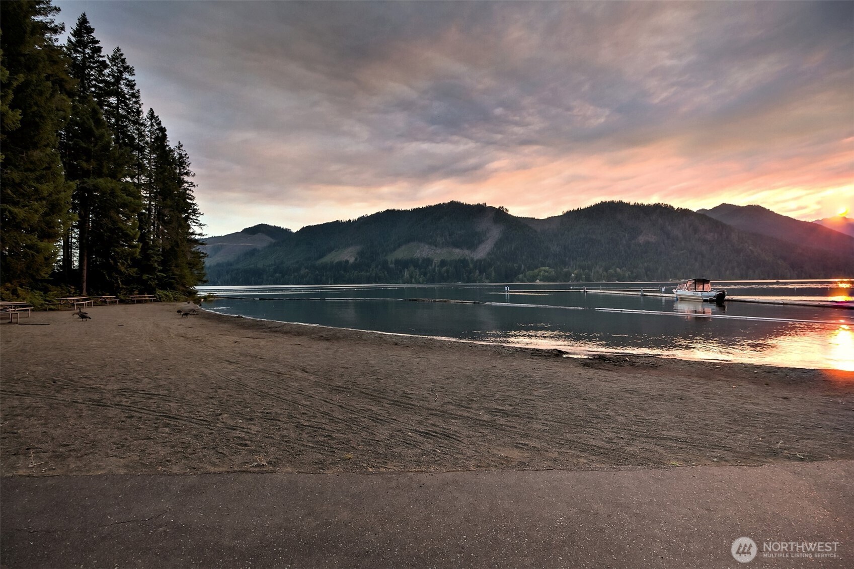 331 N Wynoochee Drive , Hoodsport, WA 98548