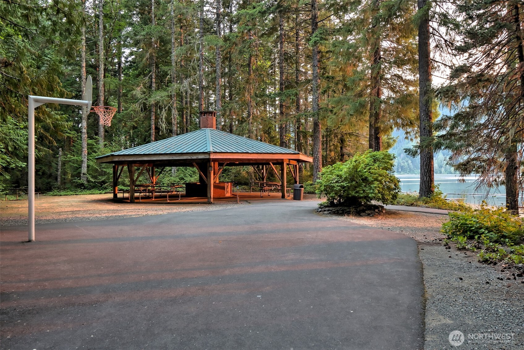 331 N Wynoochee Drive , Hoodsport, WA 98548