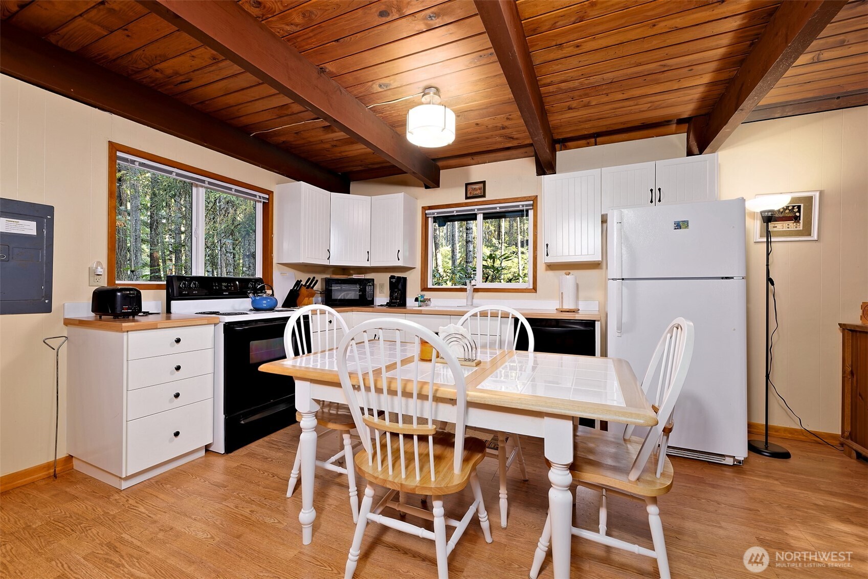 331 N Wynoochee Drive , Hoodsport, WA 98548