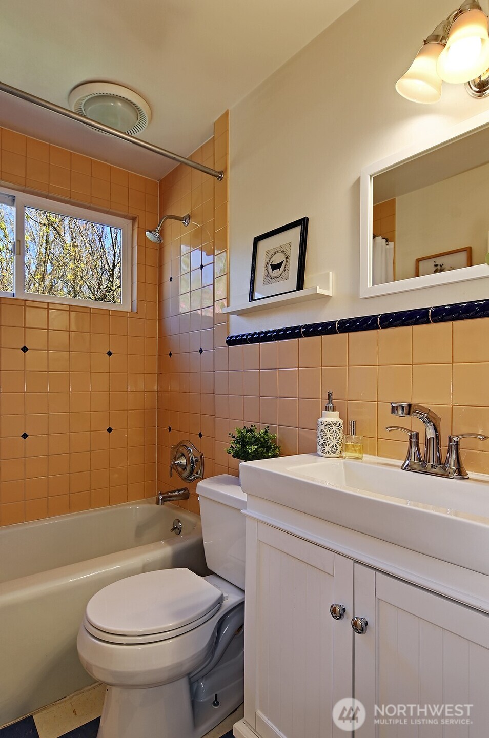 942 N 81st Street , Seattle, WA 98103