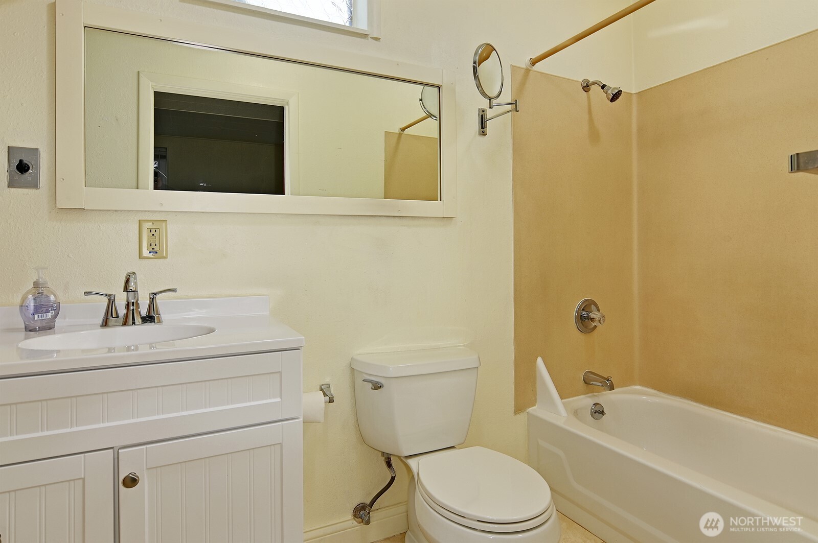 942 N 81st Street , Seattle, WA 98103