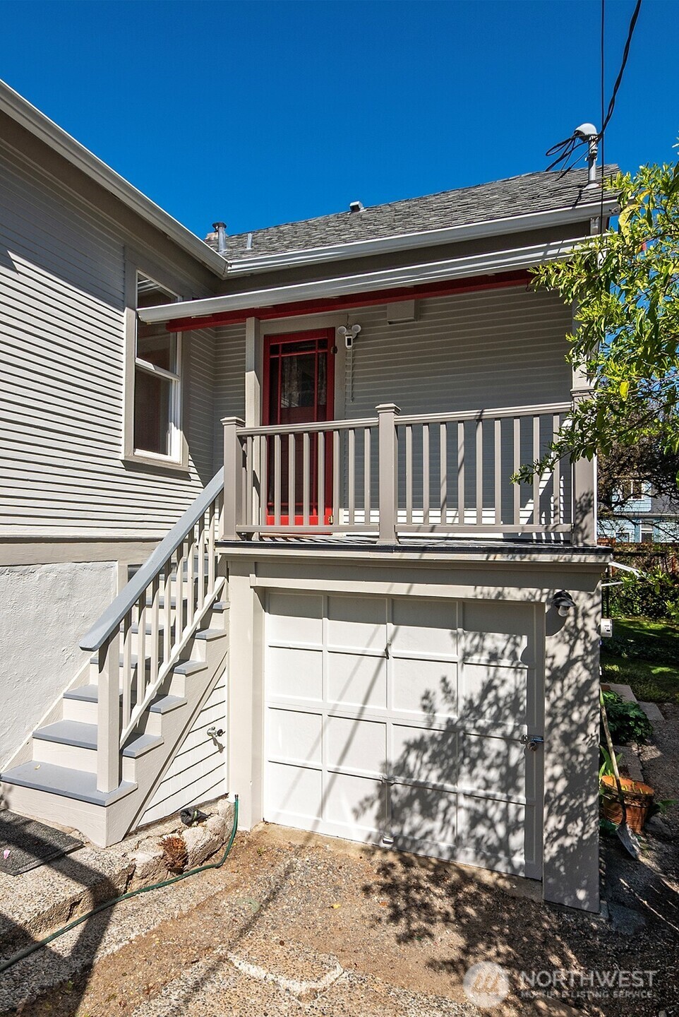 942 N 81st Street , Seattle, WA 98103