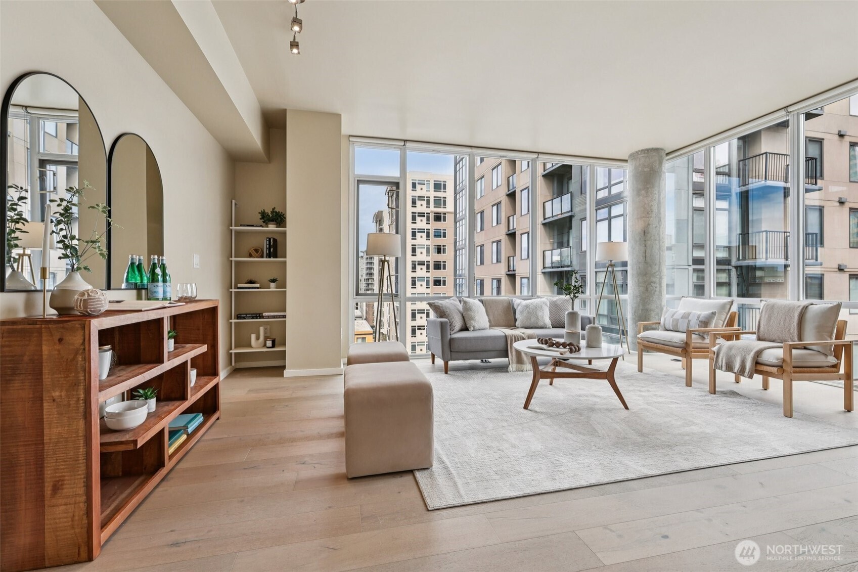 76 Cedar Street #S1005, Seattle, WA 98121