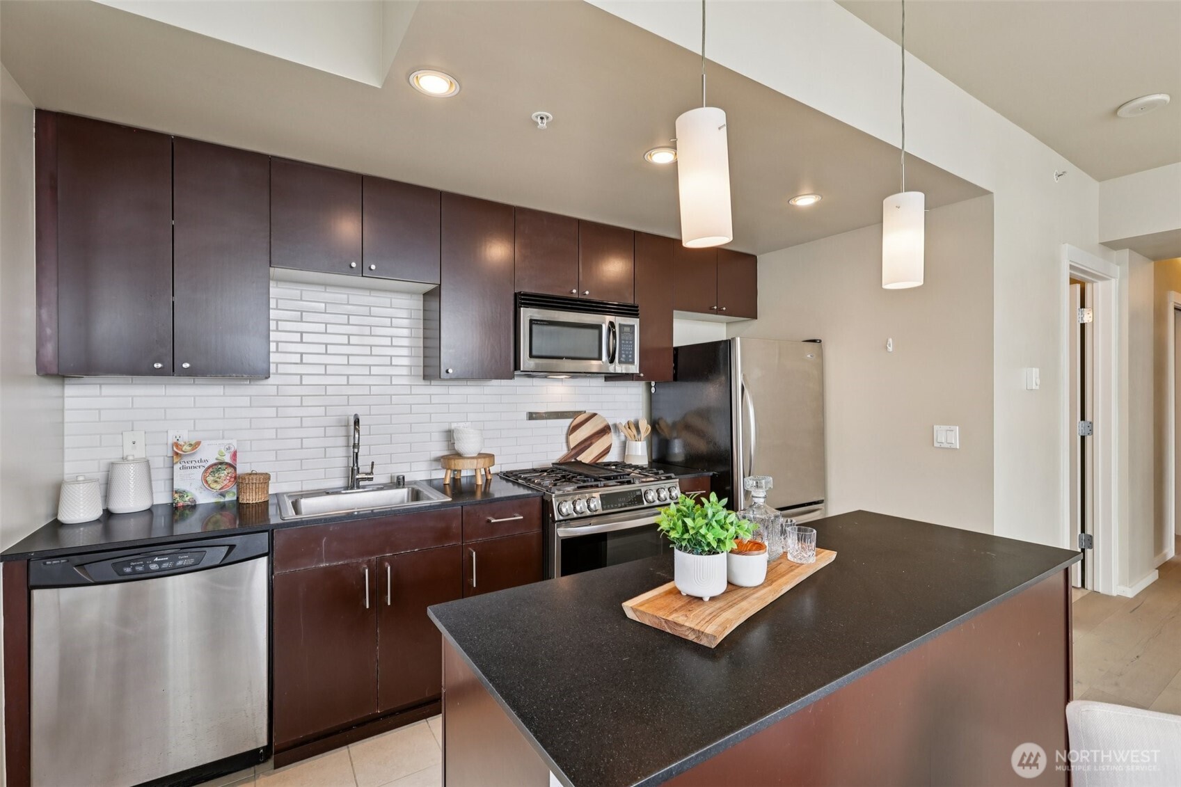 76 Cedar Street #S1005, Seattle, WA 98121