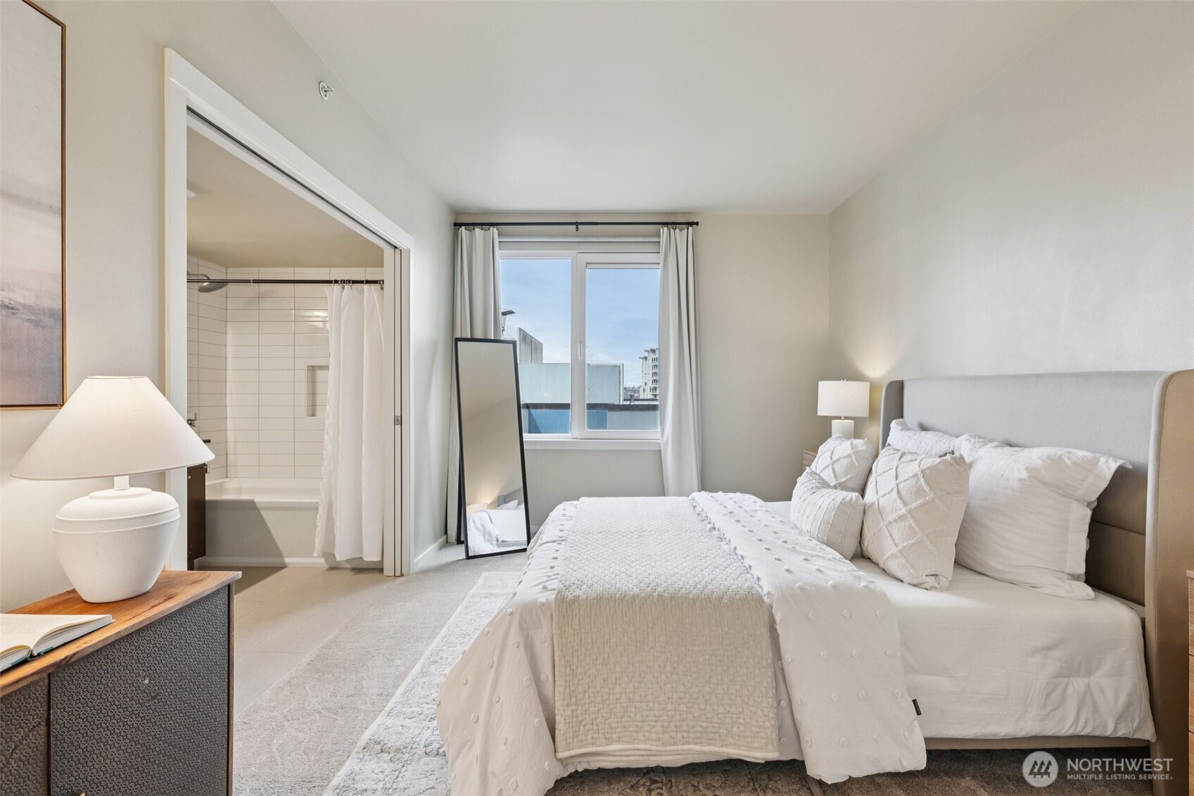 76 Cedar Street #S1005, Seattle, WA 98121