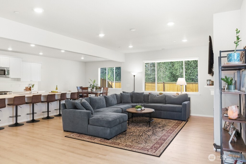 937 Panoramic Loop , Bremerton, WA 98312