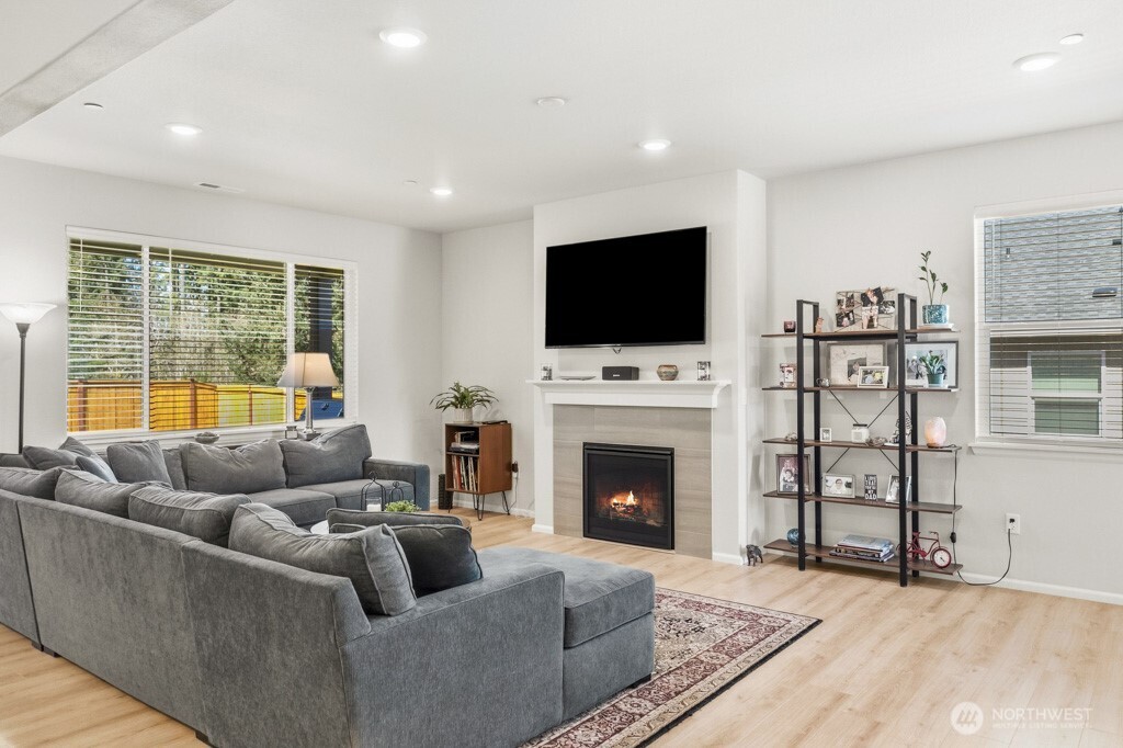 937 Panoramic Loop , Bremerton, WA 98312