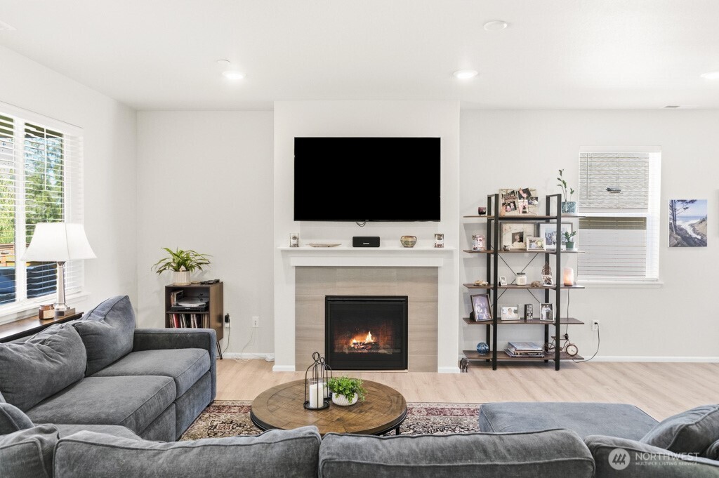 937 Panoramic Loop , Bremerton, WA 98312