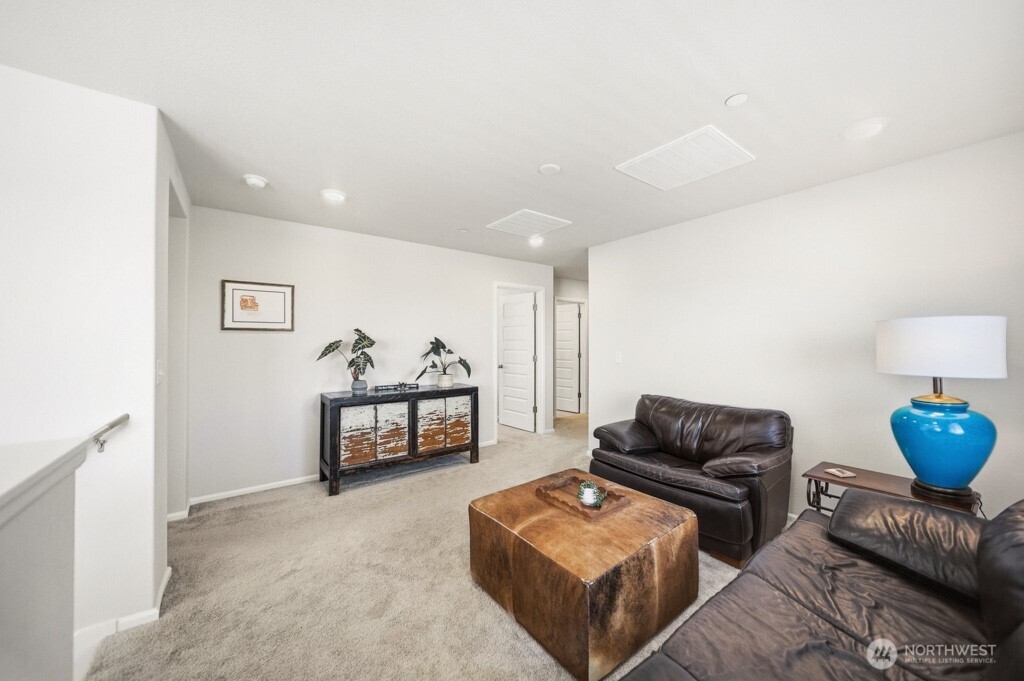 937 Panoramic Loop , Bremerton, WA 98312