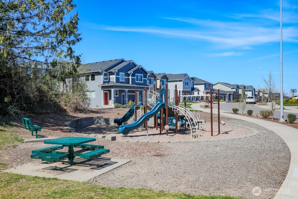 937 Panoramic Loop , Bremerton, WA 98312