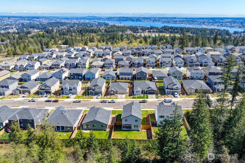 937 Panoramic Loop , Bremerton, WA 98312