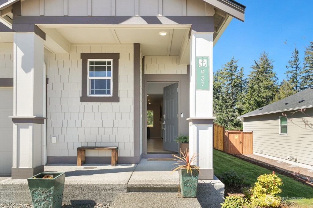 937 Panoramic Loop , Bremerton, WA 98312