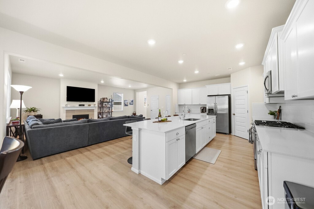 937 Panoramic Loop , Bremerton, WA 98312