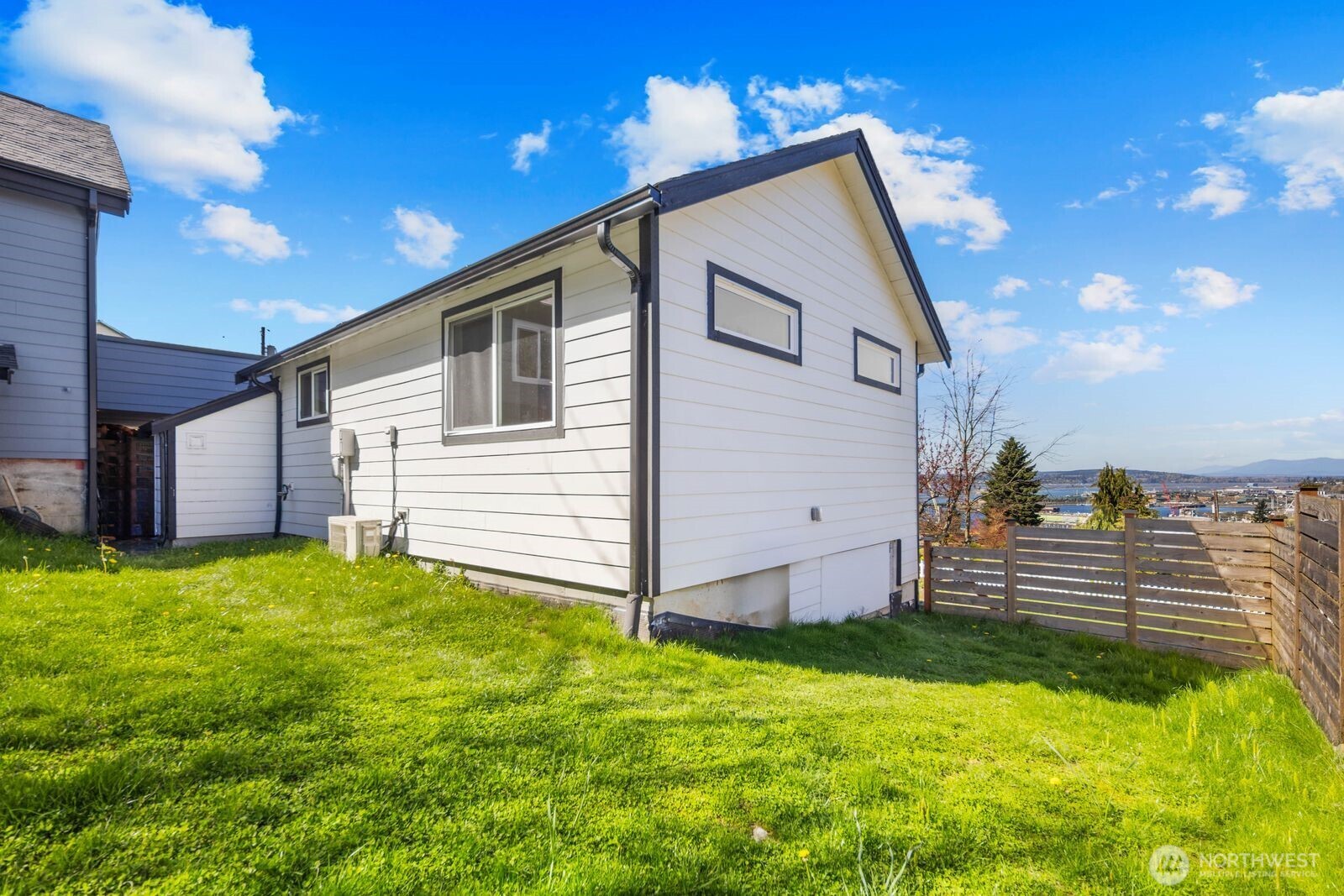 3425 Bell Avenue , Everett, WA 98201