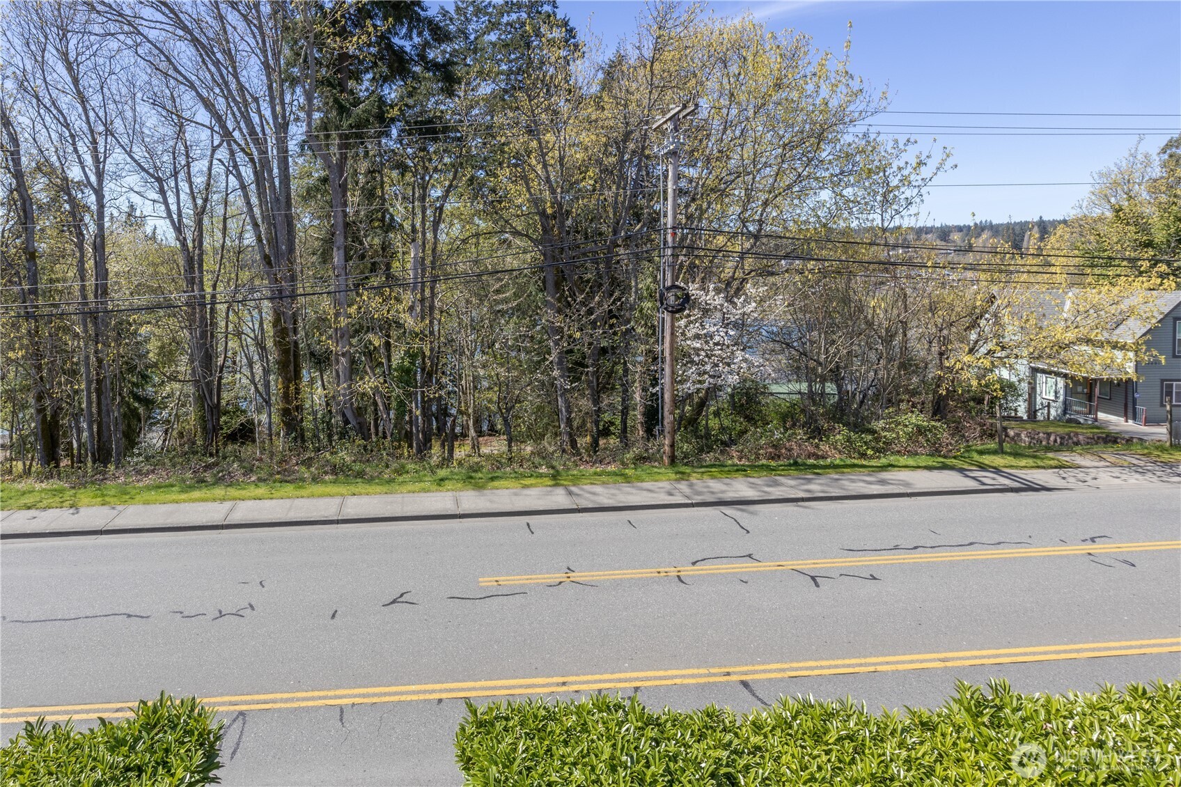 19441 1st Ave NE, Poulsbo, WA 98370