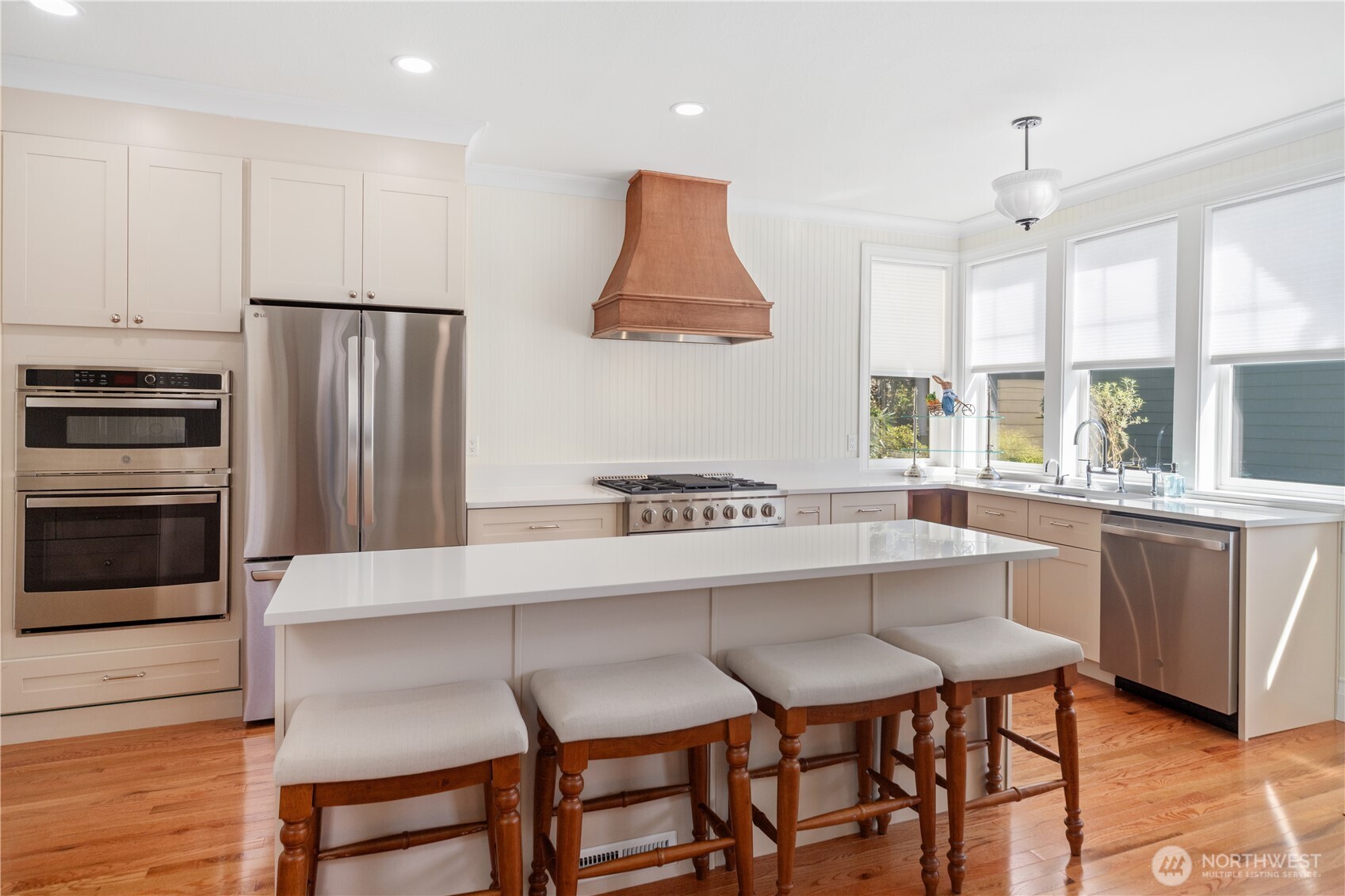 19441 1st Ave NE, Poulsbo, WA 98370