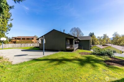 8635 215th Street NE, Arlington, WA 98223 - Photo 5