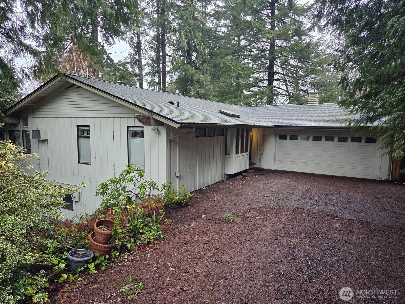31 E Village View Drive , Allyn, WA 98588