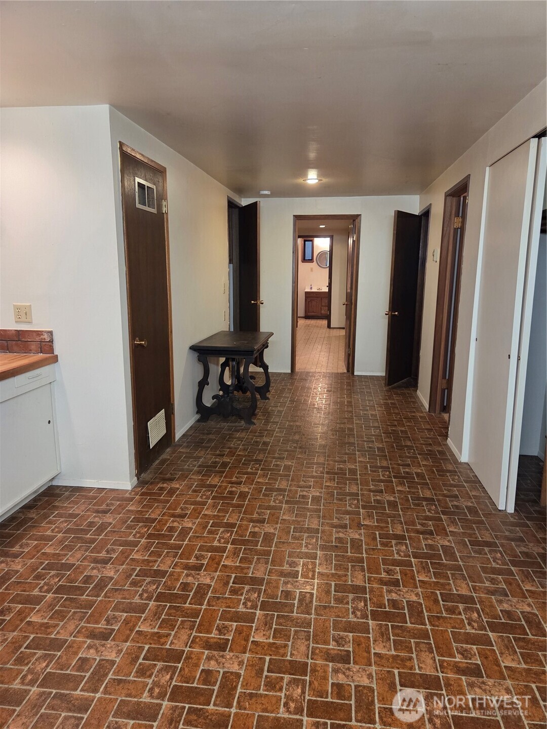 31 E Village View Drive , Allyn, WA 98588