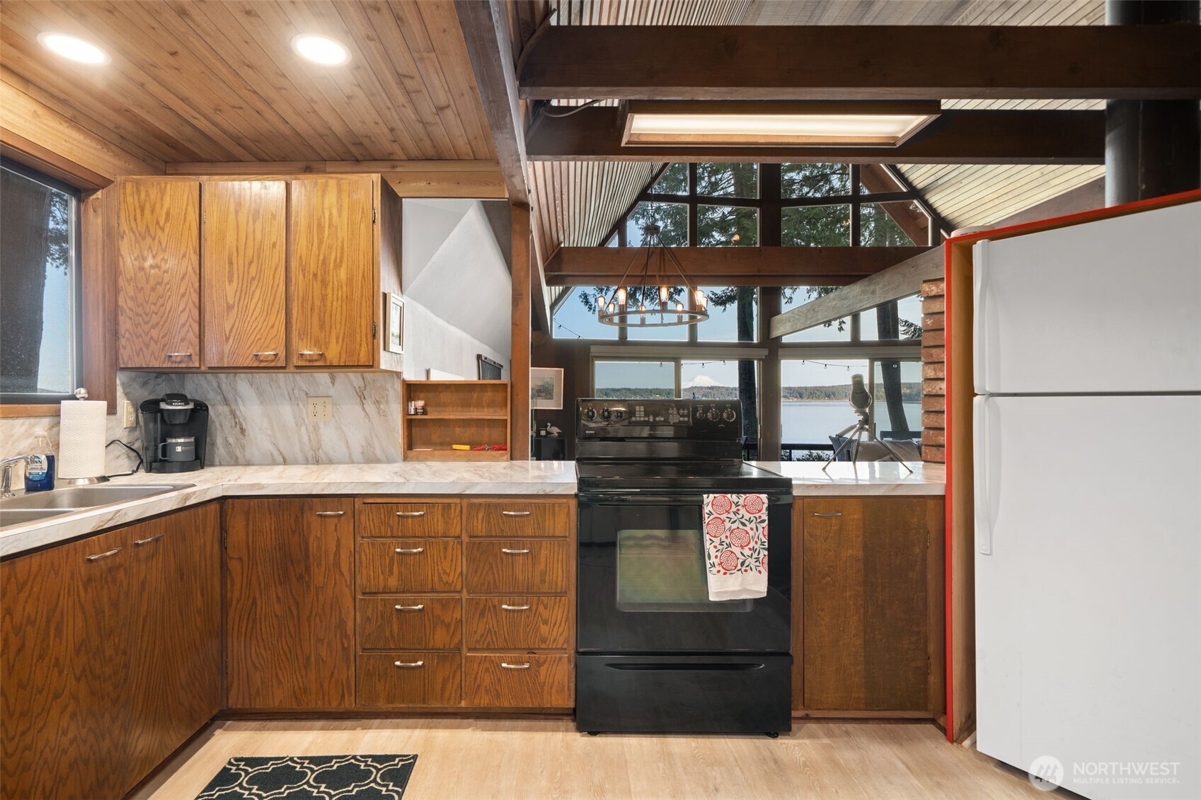 362 E Pointes Drive E, Shelton, WA 98584