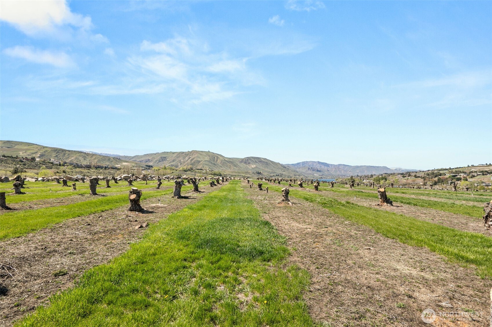 2988 Malaga Alcoa Highway , Malaga, WA 98828