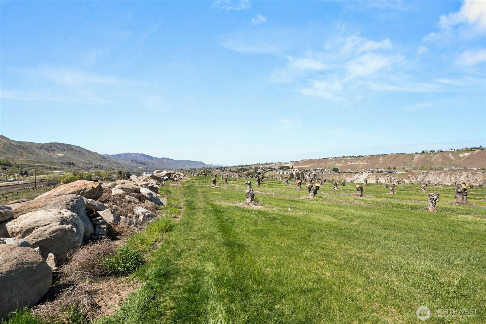 2988 Malaga Alcoa Highway , Malaga, WA 98828