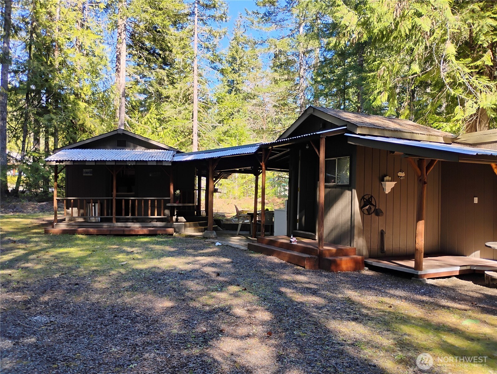 11 E N Duckabush Dr , Hoodsport, WA 98548