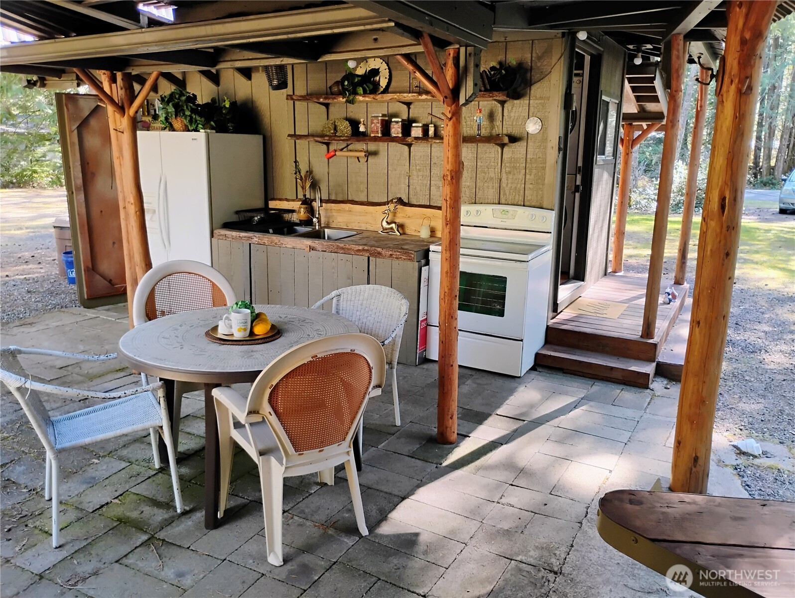 11 E N Duckabush Dr , Hoodsport, WA 98548