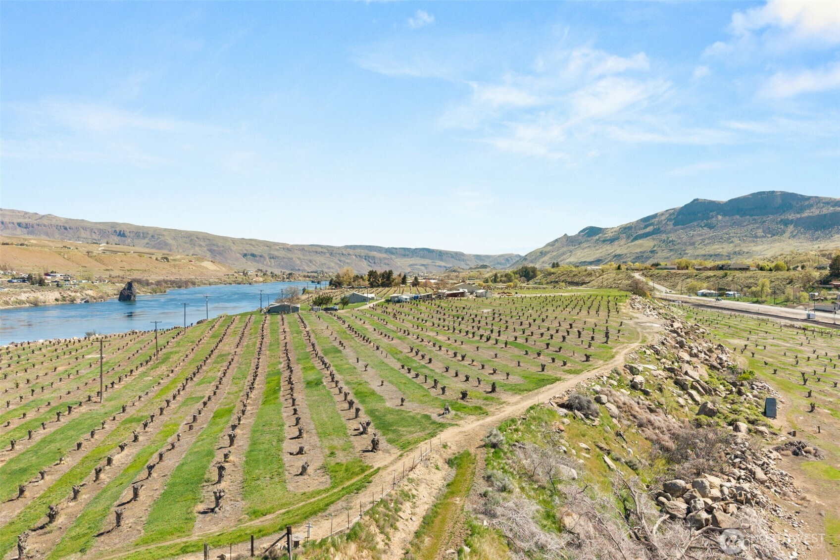 2988 Malaga Alcoa Highway , Malaga, WA 98828