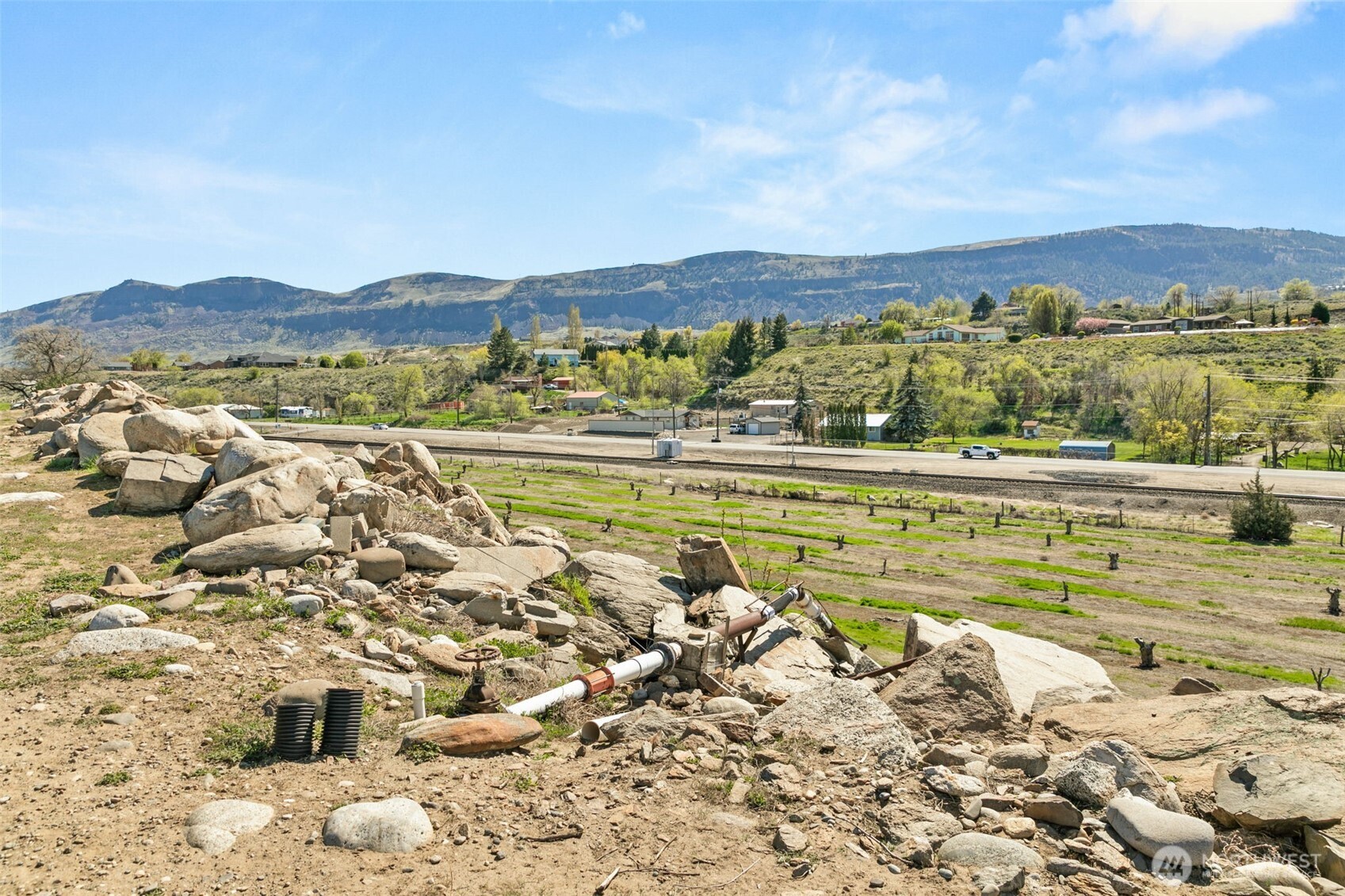 2988 Malaga Alcoa Highway , Malaga, WA 98828