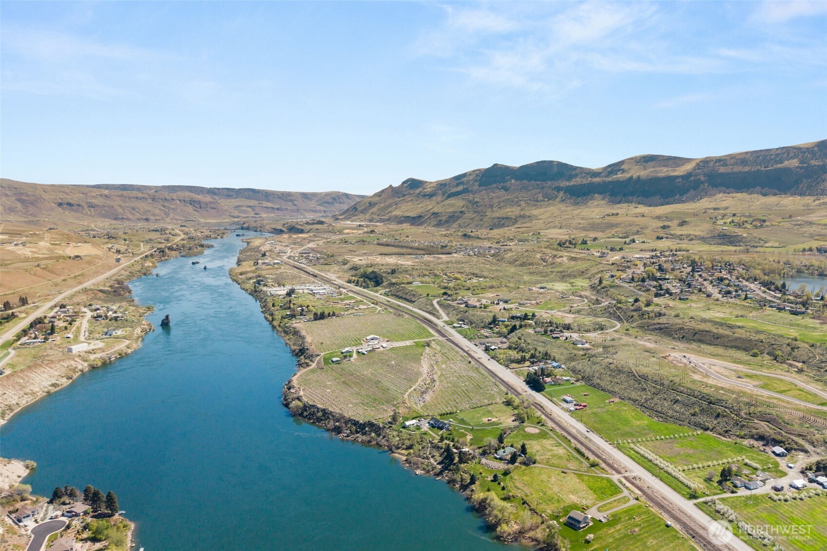 2988 Malaga Alcoa Highway , Malaga, WA 98828