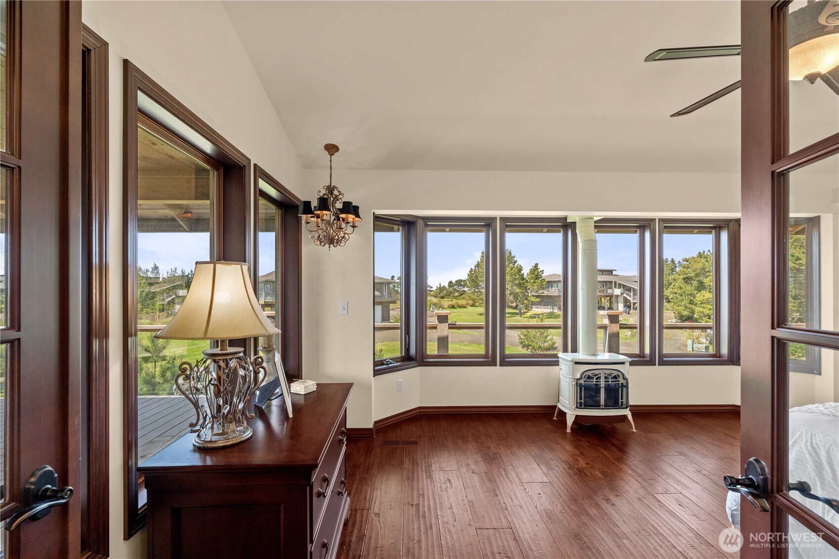 2646 Sunset Lane , Tokeland, WA 98590