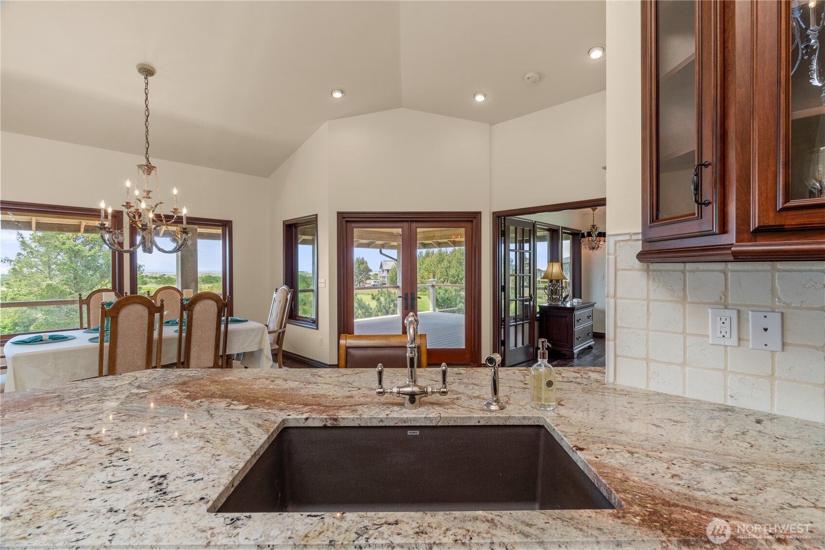 2646 Sunset Lane , Tokeland, WA 98590