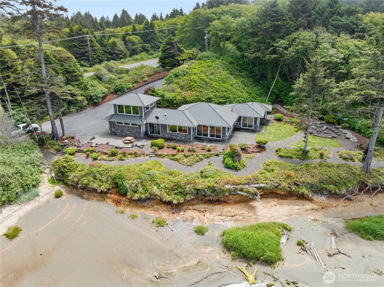 6 Diamond Drive , Pacific Beach, WA 98571