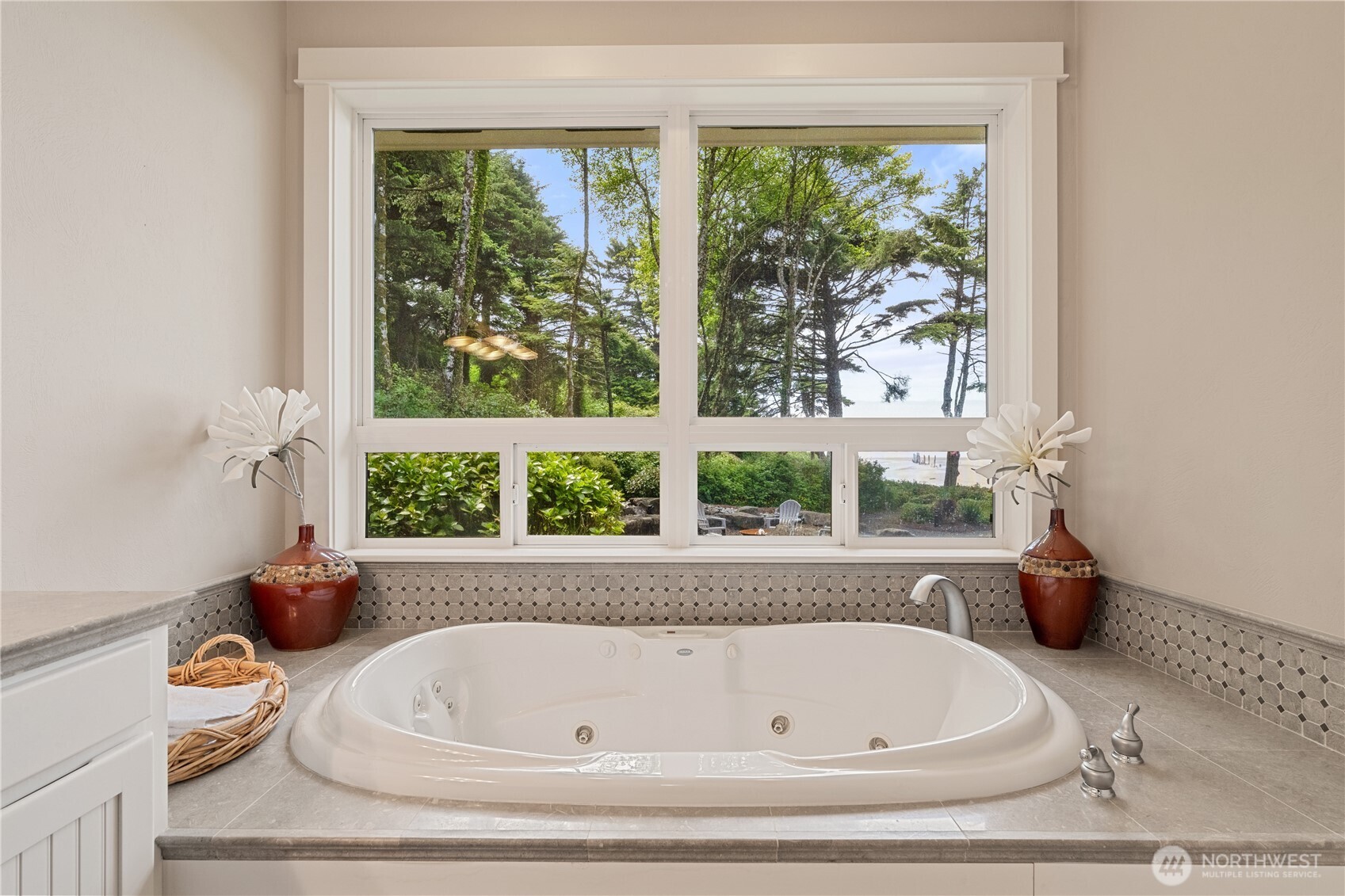 6 Diamond Drive , Pacific Beach, WA 98571