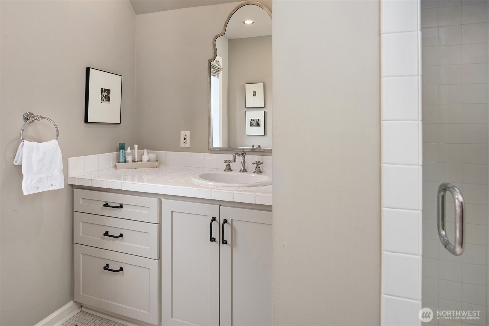 115 Dorffel Drive E, Seattle, WA 98112