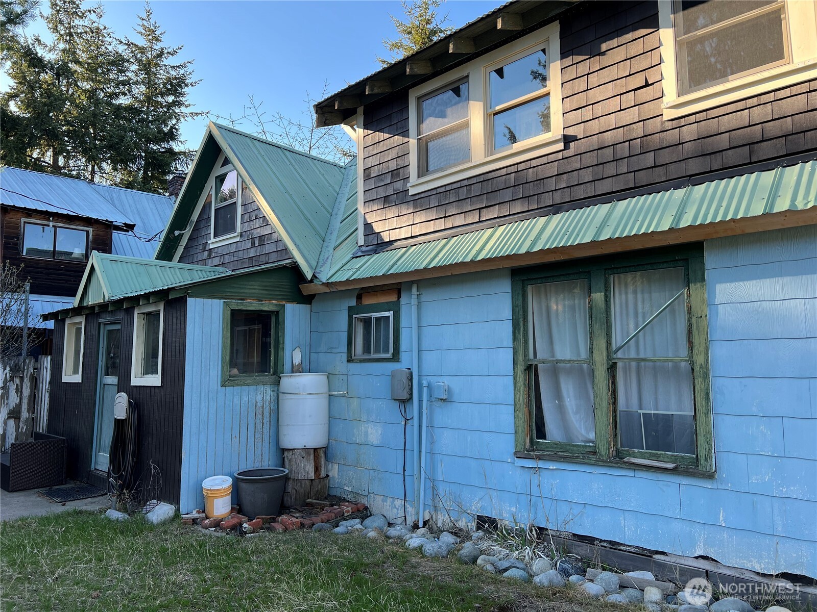 136 4th Street , Roslyn, WA 98941